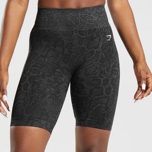 Adapt Seamless Biker Shorts medium length